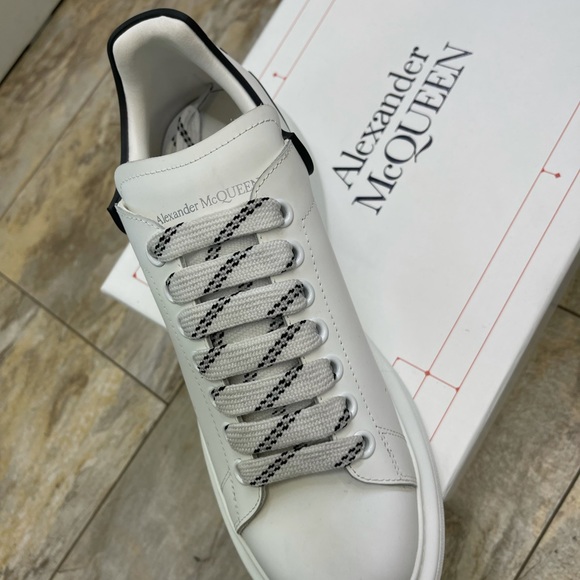 Alexander McQueen In Box (Brand New) - Picture 3 of 4